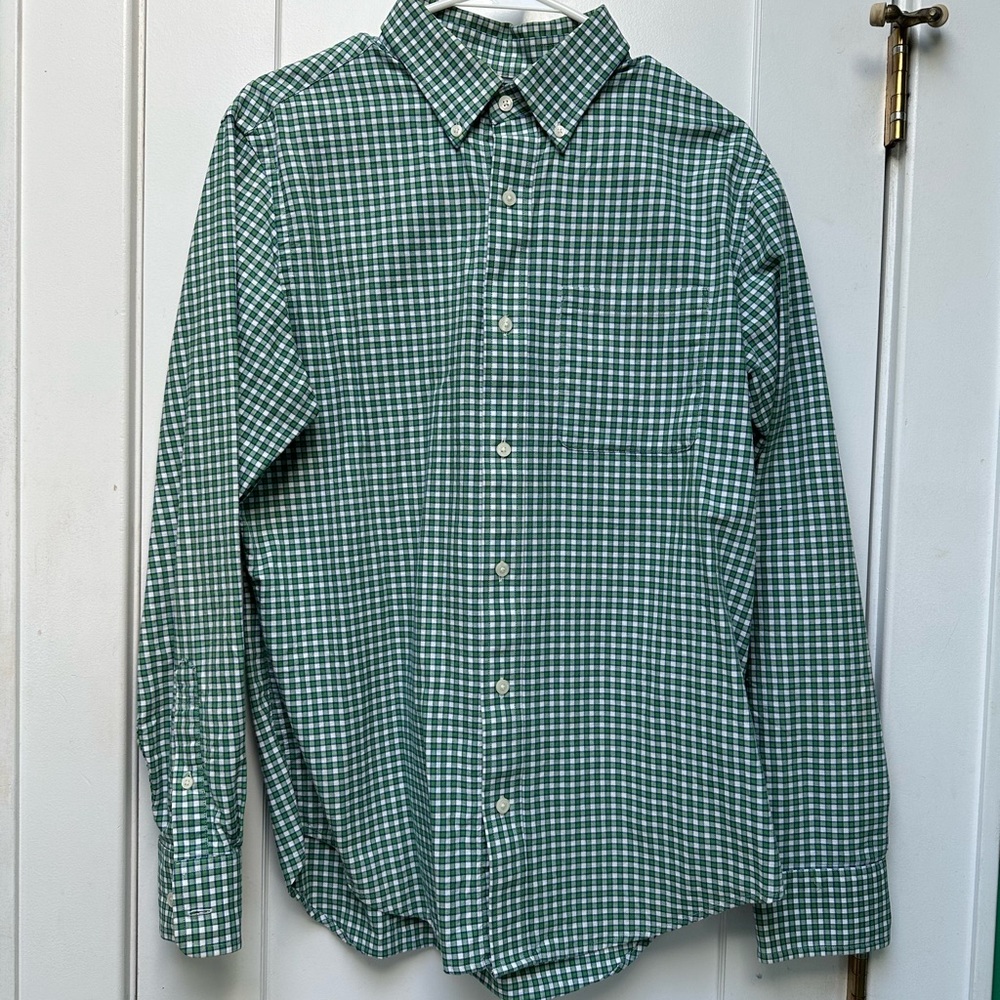 Men’s plaid button down shirt